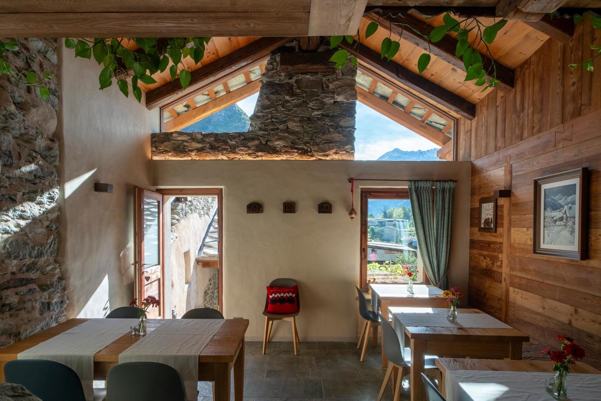Au Coeur Du Village Chambres D'Hotes & Spa Arnad Zewnętrze zdjęcie