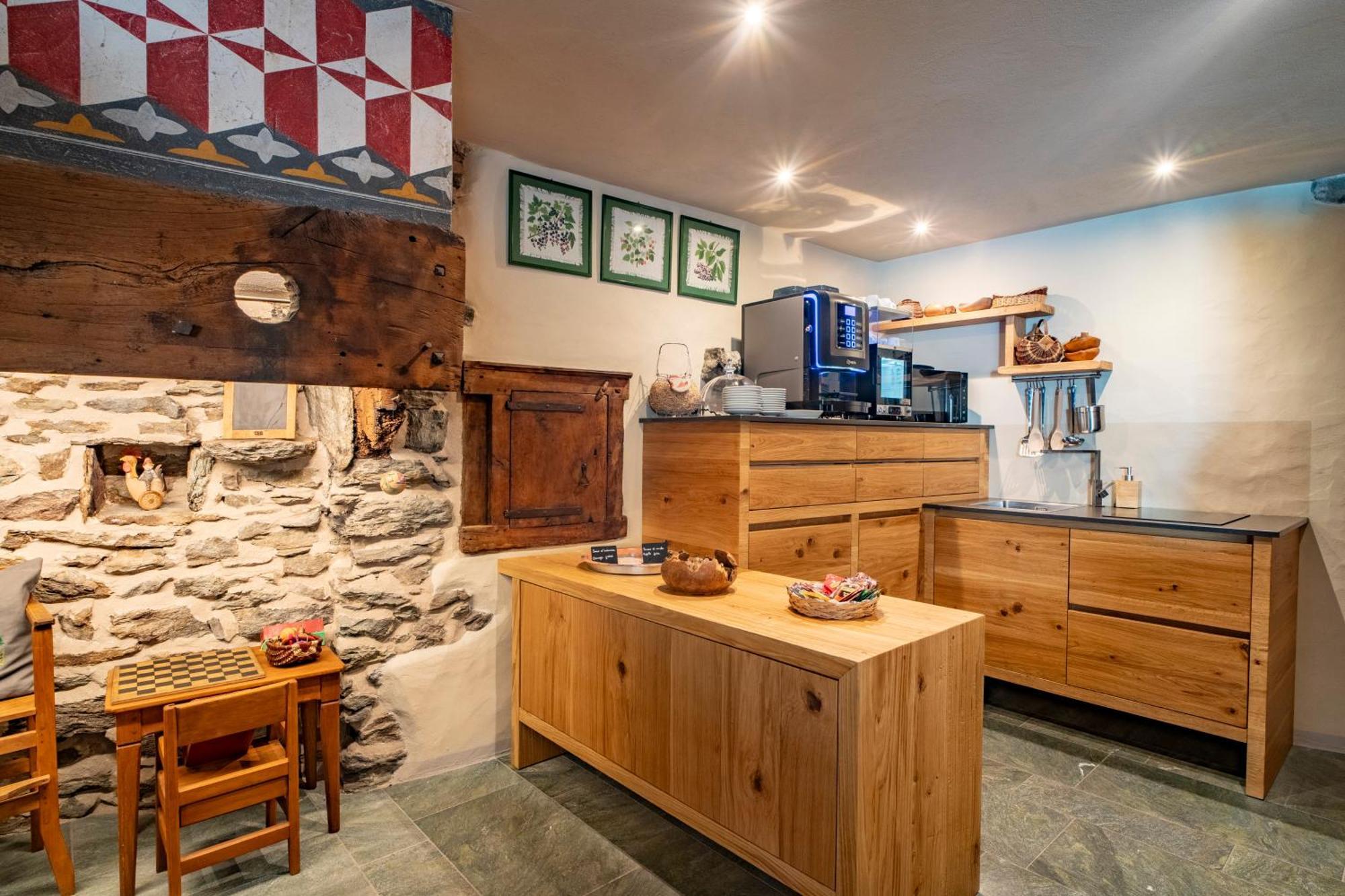 Au Coeur Du Village Chambres D'Hotes & Spa Arnad Zewnętrze zdjęcie