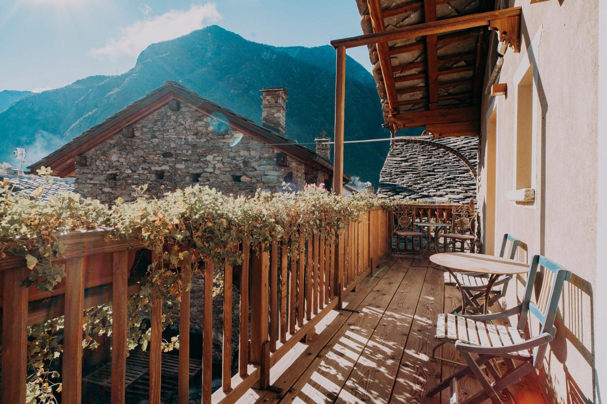 Au Coeur Du Village Chambres D'Hotes & Spa Arnad Zewnętrze zdjęcie